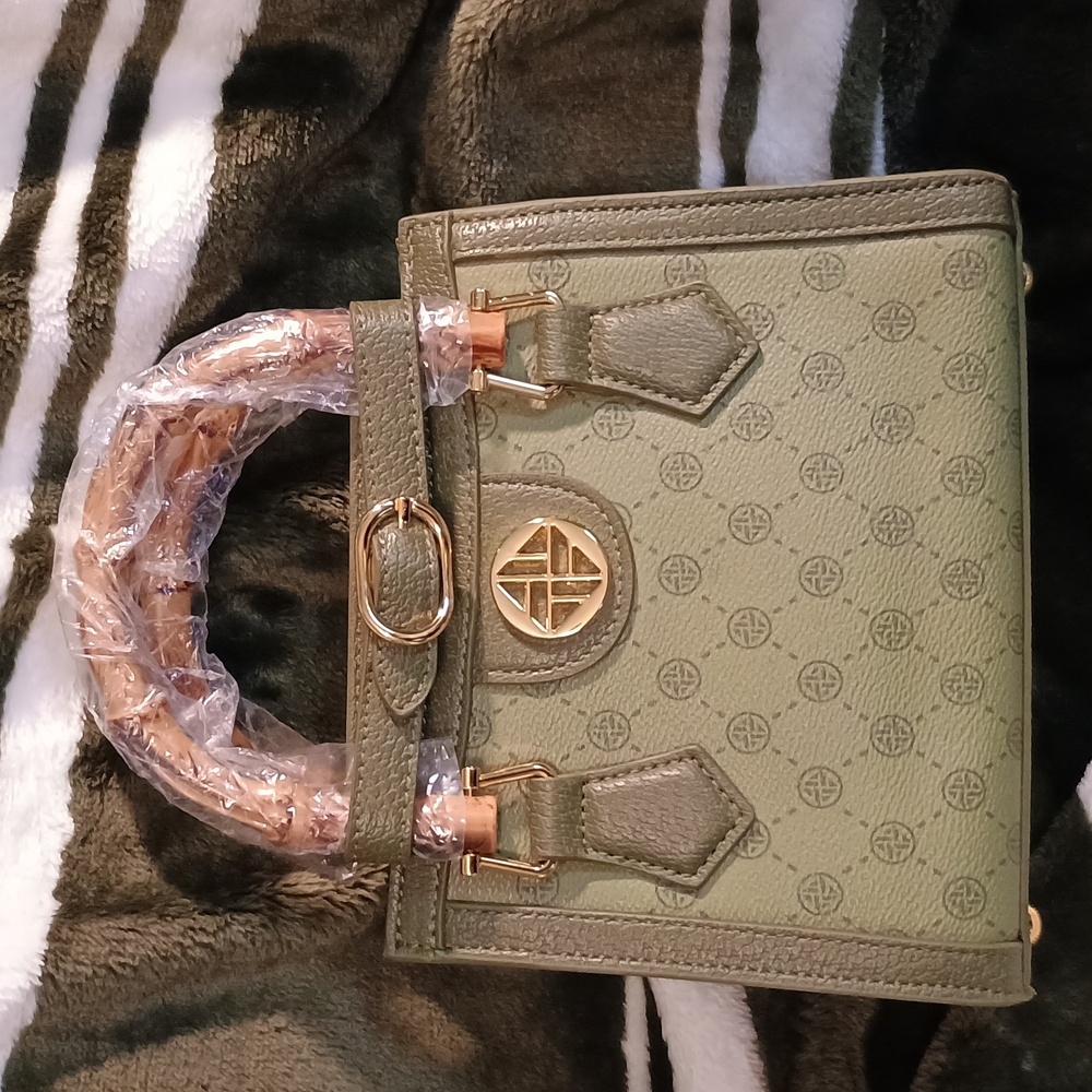 NWOT Green small bamboo handle shoulder bag